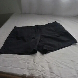 Banana Republic ladies shorts. Used once..